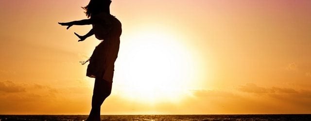 woman-happiness-sunrise-silhouette-40192