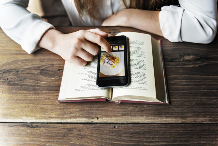 36 Things People Did Differently Before Technology Took Over - Cha ...